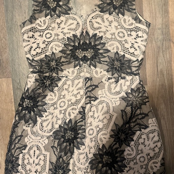 BCBG MAXAZRIA Azria Lynne Layered Floral Dress Wedding Formal Sz 6 Lace RARE​ - Picture 8 of 10